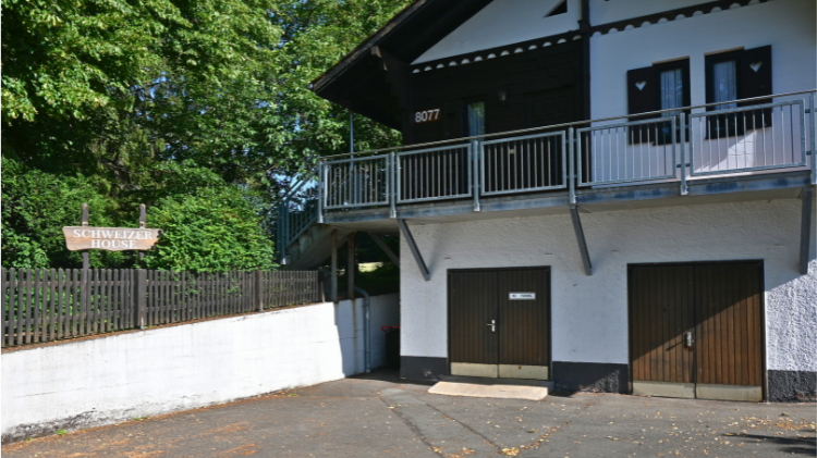 Army lodging Schweizer House  .png